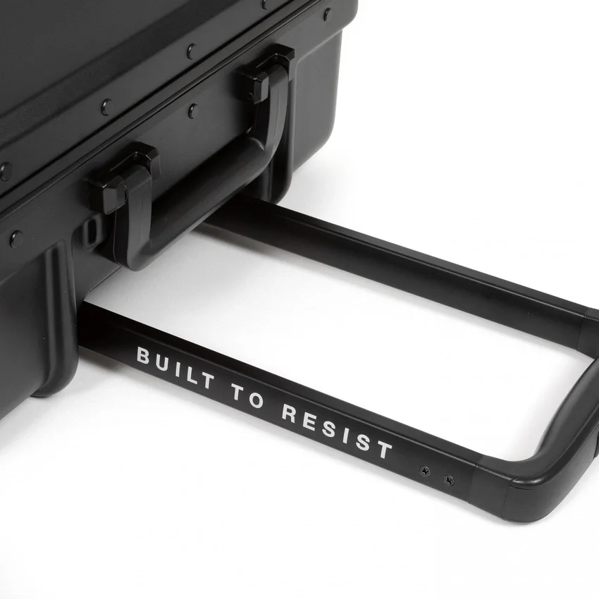 RESIST'R CASE L NOIR